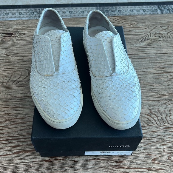 Vince size 8.5 NELSON PYTHON EMBOSSED SLIP-ON in Optic White - Picture 1 of 6